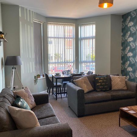 Blackpool Sleepover Apartment 1 Free Parking Sleeps 6 Ngoại thất bức ảnh